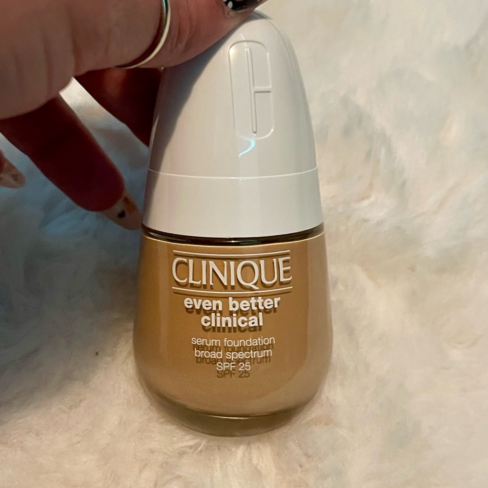 Clinique Even Better Clinical - Biscuit NEW